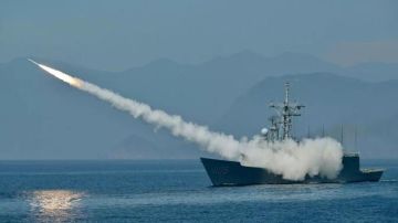 تعرض ناقلة نفط كويتية بميناء دبي لاعتداء إيراني