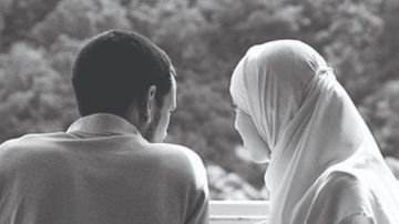 حكم تقبيل الزوجة في الصيام.. الإفتاء: مكروه فى هذه الحالة