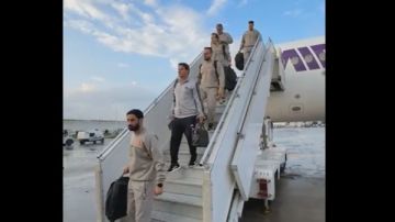 دوري أبطال إفريقيا الأهلي يصل تونس استعدادا لمواجهة الترجي في ذهاب ربع النهائي دوري أبطال إفريقيا الأهلي يصل تونس استعدادا لمواجهة الترجي في ذهاب ربع النهائي