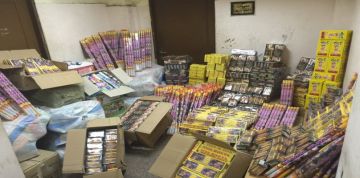 قبل العيد.. ضبط مليون قطعة ألعاب نارية بحوزة تاجر في القاهرة قبل العيد.. ضبط مليون قطعة ألعاب نارية بحوزة تاجر في القاهرة