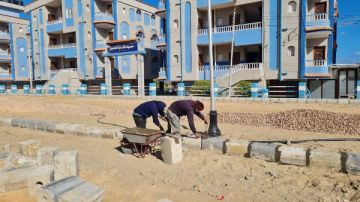 محافظ كفر الشيخ يتابع أعمال التطوير بمنطقة الفنار بمصيف بلطيم.. صور