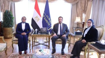 وزير الاتصالات يبحث مع محافظ الوادي الجديد تعزيز التعاون في تطوير الخدمات التكنولوجية