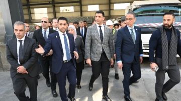 وزير الصناعة يتفقد مصانع زجاج السيارات بمدينة 6 أكتوبر ويؤكد دعم المستثمرين