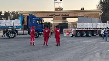 الهلال الأحمر يطلق القافلة الـ 158 من زاد العزة لأهلنا في غزة