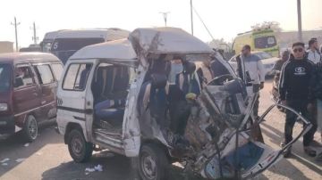 تفاصيل إصابة 11 شخصا بينهم تلاميذ مدارس في تصادم سيارة سوزوكي وآخرى نقل بالشرقية صور تفاصيل إصابة 11 شخصا بينهم تلاميذ مدارس في تصادم سيارة سوزوكي وآخرى نقل بالشرقية صور