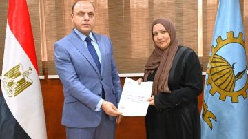 محافظ الغربية يسلم 10 عقود تقنين أراضي أملاك دولة للمستفيدين .. صور