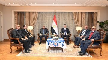 وزير الشباب والرياضة يبحث مستجدات تنفيذ ستاد النادي المصري الجديد