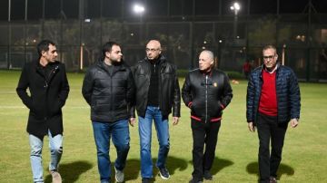 أبو ريدة يجتمع بمنتخب 2009 لدعم الفريق قبل خوض التصفيات الأفريقية أبو ريدة يجتمع بمنتخب 2009 لدعم الفريق قبل خوض التصفيات الأفريقية