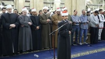 القارئ عمر علي.. أصغر من صلى في محراب الجامع الأزهر الشريف
