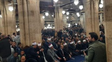 الآلاف يملأون الجامع الأزهر لإحياء ليلة القدر .. صور