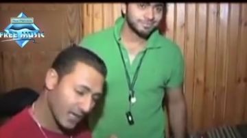 تامر حسنى يفاجئ الجمهور ويعيد ذكريات ألبوم قرب كمان بعد 15 عاما فيديو