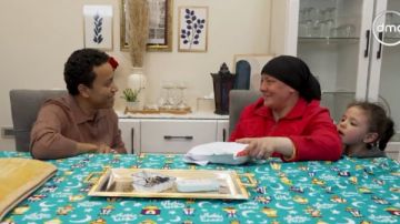 تكريما لصبرها .. بركة رمضان يفاجئ أم راعت بناتها ووالدتها المريضة بـ100 ألف جنيه