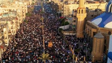 شاهد شلالات البالونات تزين سماء بورفؤاد وروحانيات تغمر بورسعيد في العيد شاهد شلالات البالونات تزين سماء بورفؤاد وروحانيات تغمر بورسعيد في العيد