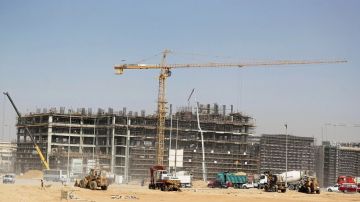 مصر تجمد مشروعات كبرى وتقر العمل عن بعد بسبب الحرب في المنطقة