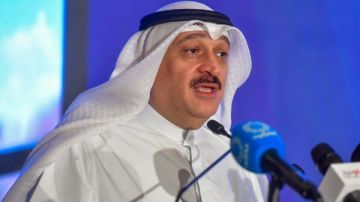 تصريح مثير لـ وزير الصحة الكويتي لحظة الاطمئنان على مصابي العدوان الإيراني