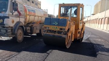 تطوير شامل لطرق مدينة بدر.. رئيس الجهاز يتابع أعمال الرصف ورفع الكفاءة ميدانيا