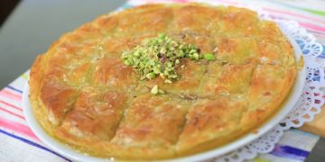 طريقة عمل بقلاوة بالقشطة زي المحلات طريقة عمل بقلاوة بالقشطة زي المحلات