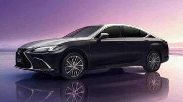 لكزس ES تودع الأسواق بإطلالة مايباخ ومحرك كورولا