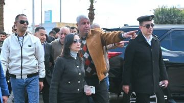 محافظ البحيرة تتابع تطبيق التعريفة الجديدة ميدانيا بمجمع مواقف دمنهور