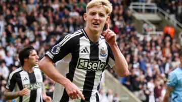 نجم نيوكاسل يثير اهتمام كبار الدوري الإنجليزي قبل موقعة برشلونة نجم نيوكاسل يثير اهتمام كبار الدوري الإنجليزي قبل موقعة برشلونة