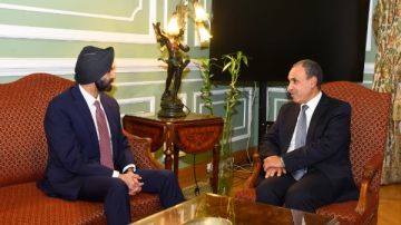 وزير الخارجية يبحث مع رئيس البنك الدولي تعزيز الشراكة ودعم مسار الإصلاح الاقتصادي وزير الخارجية يبحث مع رئيس البنك الدولي تعزيز الشراكة ودعم مسار الإصلاح الاقتصادي