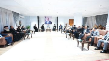 وفد رجال الدين الإسلامي والمسيحي يهنئون محافظ أسيوط بعيد الفطر