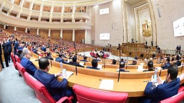 تحركات تحت القبة.. ماذا يناقش رؤساء الهيئات البرلمانية مع رئيس النواب غدا؟ تحركات تحت القبة.. ماذا يناقش رؤساء الهيئات البرلمانية مع رئيس النواب غدا؟