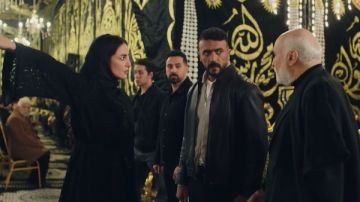 درة تطرد أحمد العوضي من عزاء أمها في علي كلاي