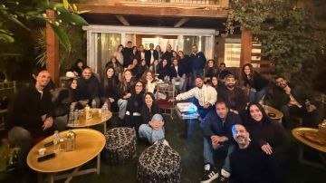 صناع مسلسل اتنين غيرنا يشاهدون الحلقة الأخيرة سويا ويحتفلون بنجاحه.. شاهد صناع مسلسل اتنين غيرنا يشاهدون الحلقة الأخيرة سويا ويحتفلون بنجاحه.. شاهد