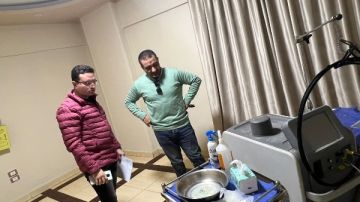 ضبط طلبة بكلية الطب يديرون مركزين للجلدية والليزر بدون ترخيص بالمنصورة