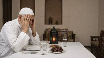 ماذا يفعل المسلم الذى لا يستطيع الصوم لكبر سنه أو لمرض لا يرجى شفاؤه؟ ماذا يفعل المسلم الذى لا يستطيع الصوم لكبر سنه أو لمرض لا يرجى شفاؤه؟