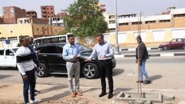 محافظ أسوان يواصل جولاته الميدانية لضبط الشارع بالتزامن مع عيد الفطر المبارك