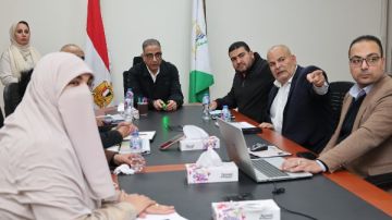 محافظ الجيزة يناقش الموقف العام لسوق الجملة بمدينة السادس من أكتوبر وخطط تطويره