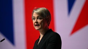 إجراء احترازي.. بريطانيا تعلن سحب بعض موظفي سفارتها في لبنان مؤقتا إجراء احترازي.. بريطانيا تعلن سحب بعض موظفي سفارتها في لبنان مؤقتا