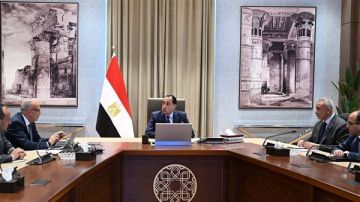 رئيس الوزراء يستعرض مع وزير الري مستجدات عدد من مشروعات الوزارة