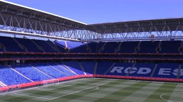 شاهد.. لقطات من داخل ملعب مباراة منتخب مصر وإسبانيا الآن