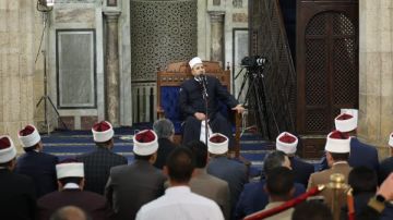 في درس التراويح.. الجامع الأزهر يوضح أخلاق الحرب في الإسلام .. صور في درس التراويح.. الجامع الأزهر يوضح أخلاق الحرب في الإسلام .. صور