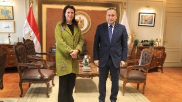 وزير التعليم العالي يبحث مع المدير التنفيذي لهيئة فولبرايت تعزيز التعاون الأكاديمي