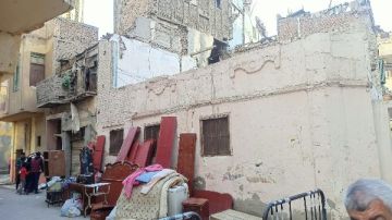 انهيار جزئي بمنزل سكني من ثلاثة طوابق بالمحلة دون إصابات صور انهيار جزئي بمنزل سكني من ثلاثة طوابق بالمحلة دون إصابات صور