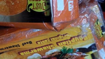 تموين الغربية يصادر 200 كجم من البرجر واللحوم المفرومة والسجق منتهية الصلاحية تموين الغربية يصادر 200 كجم من البرجر واللحوم المفرومة والسجق منتهية الصلاحية