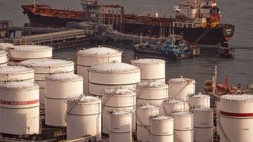 خطوة احترازية.. الصين تعلن وقف صادرات الوقود تحسبا لأزمة إمدادات خطوة احترازية.. الصين تعلن وقف صادرات الوقود تحسبا لأزمة إمدادات