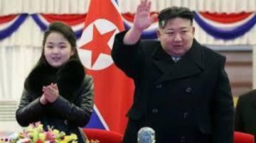 كوريا الشمالية تجري اختبارا بالذخيرة الحية لأنظمة إطلاق قاذفات صواريخ متعددة فائقة الدقة 