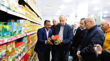 محافظ المنيا يفتتح فرع أسواق الاتحاد بالمنيا الجديدة لتوفير السلع بأسعار مخفضة