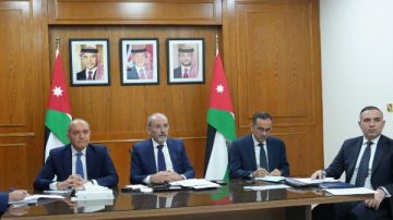 أيمن الصفدي: الأمن القومي العربي يواجه تهديدات تستوجب إعادة تقييم آليات حمايته أيمن الصفدي: الأمن القومي العربي يواجه تهديدات تستوجب إعادة تقييم آليات حمايته