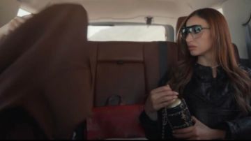 بربع مليون.. زجاجة دينا الشربيني تثير الجدل على السوشيال ميديا