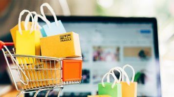 تسوق آمن في رمضان.. خبير يكشف أفضل الحلول لتقليل الضغط الاقتصادي