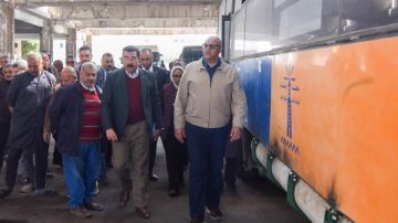 محافظ الإسكندرية يوجه بالتأكد من كفاءة أتوبيسات النقل العام