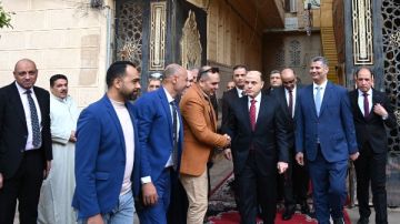 محافظ الغربية يشارك الأيتام وكبار السن فرحة العيد ويوزع هدايا الرئيس السيسي