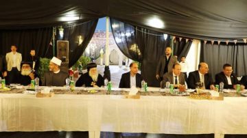 محافظ المنيا يشارك أعضاء البرلمان والقيادات التنفيذية إفطارا جماعيا محافظ المنيا يشارك أعضاء البرلمان والقيادات التنفيذية إفطارا جماعيا