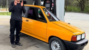 مهندس يصنع نصف سيارة بمقعد واحد وسعر ضئيل.. صور